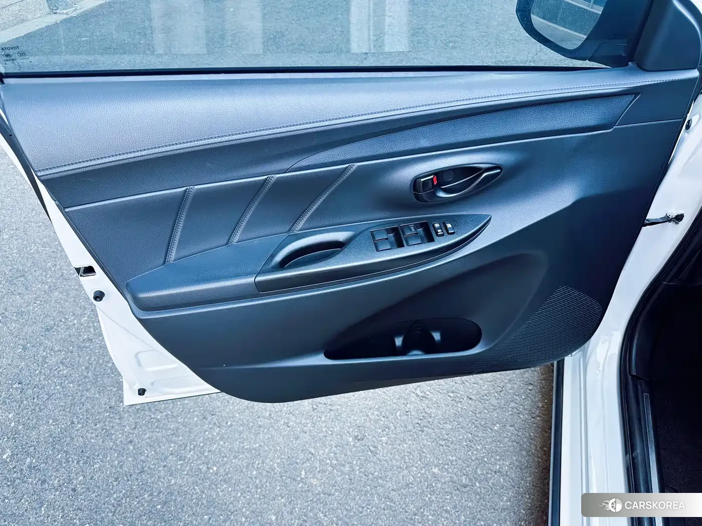 Toyota Yaris L 2022 Белый из Китая, фото 6