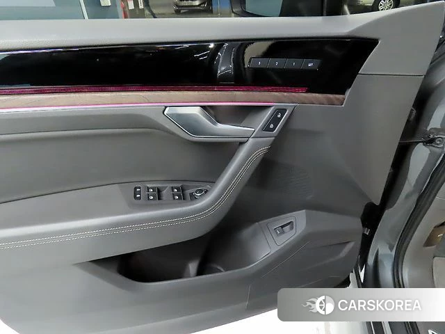 Volkswagen Touareg 3rd generation 2023 Серый из Кореи, фото 6
