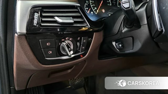 BMW 5 Series (G30) 2019 Серый из Кореи, фото 6