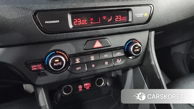 Kia Niro 2018 Белый из Кореи, фото 6