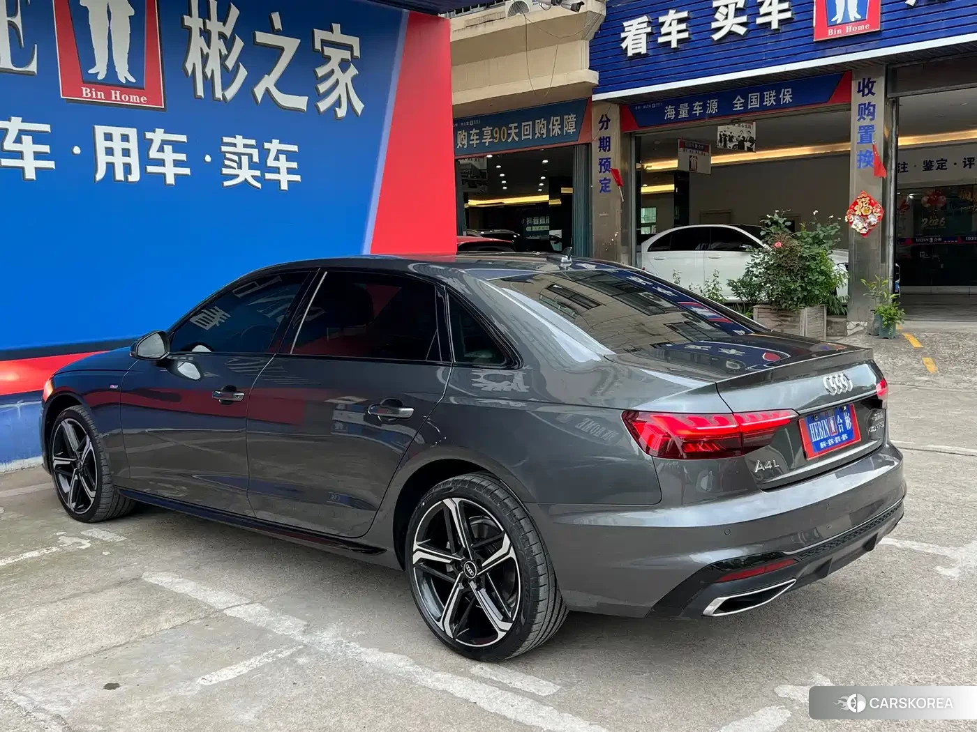 Audi A4L 2024 Silver/gray из Китая, фото 6