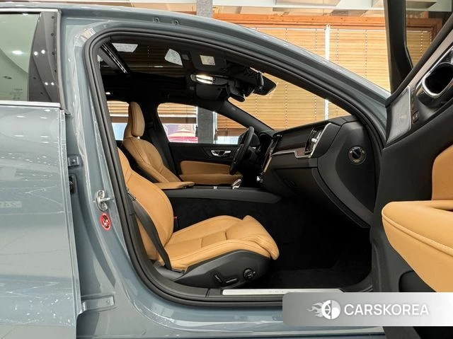 Volvo S60 3rd generation 2023 Небесно-голубой из Кореи, фото 6
