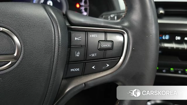 Lexus UX250h 2021 Белый из Кореи, фото 6