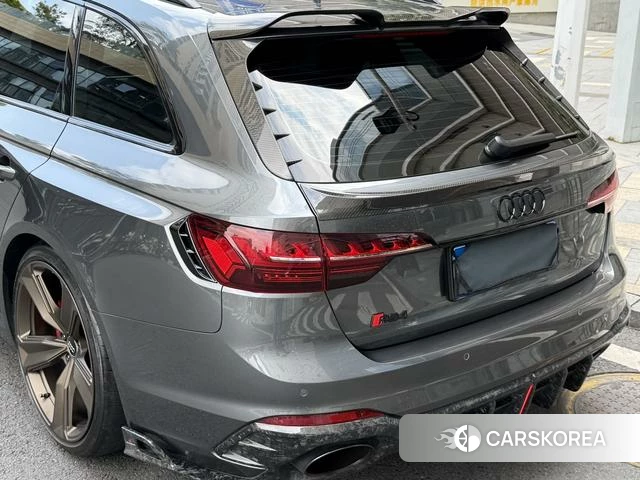 Audi RS 4 2021 Темно-серый из Китая, фото 6