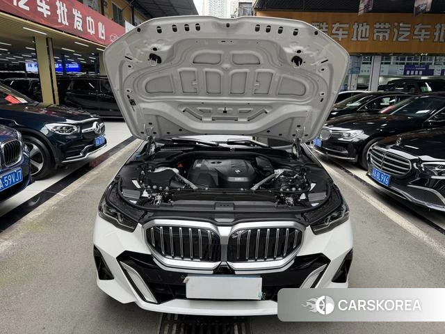 BMW 5 series 2024 Белый из Китая, фото 6