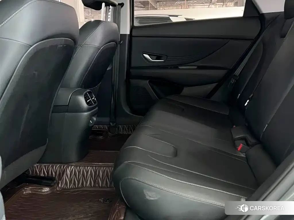 Hyundai Elantra 2023 Silver/gray из Китая, фото 6