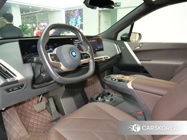 BMW iX 2023 Серебристо-серый из Китая, фото 6