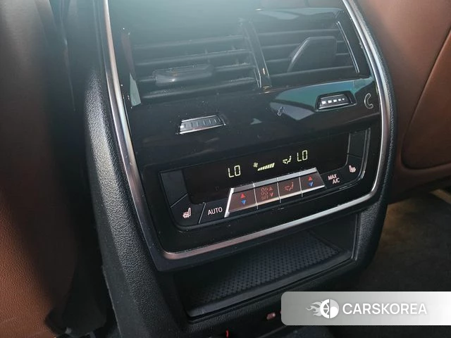 BMW X7 (G07) 2024 Черный из Кореи, фото 6