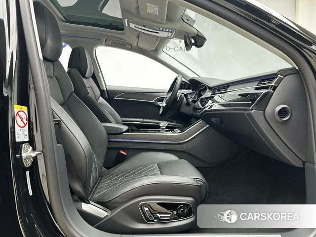 Audi A8 2023 Черный из Китая, фото 6