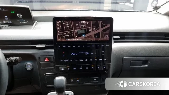 Hyundai Staria 2023 Желтый из Кореи, фото 6