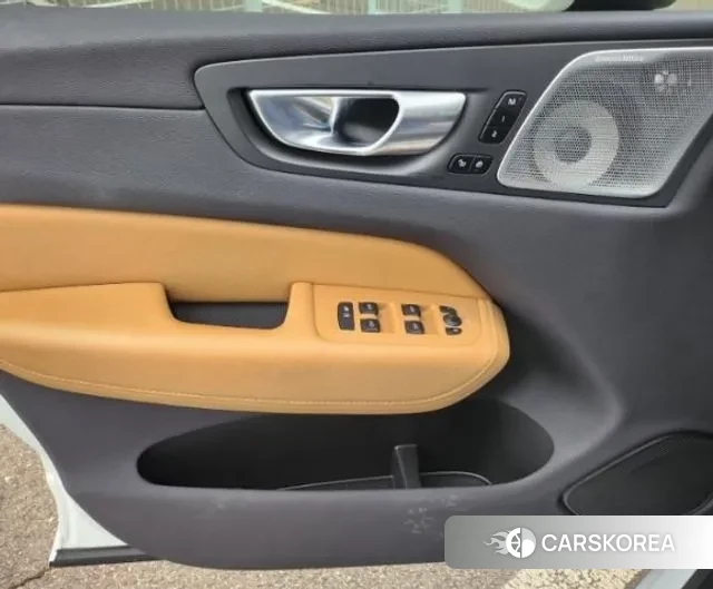 Volvo XC60 second Generation 2023 Белый из Кореи, фото 6