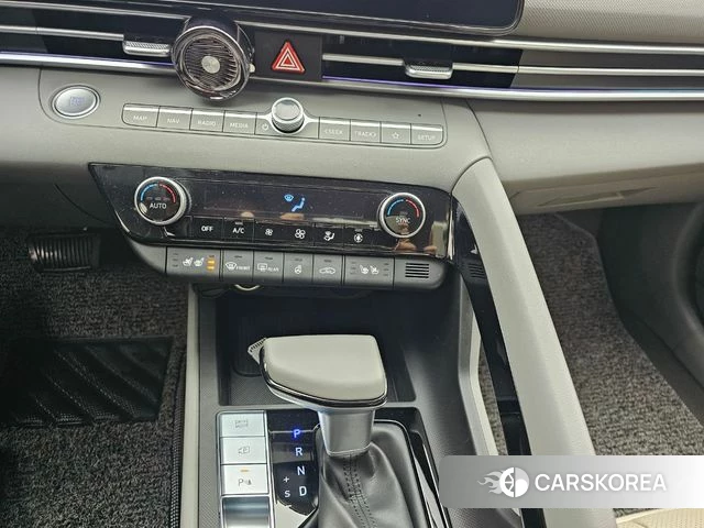 Hyundai The New Avante (CN7) 2024 Белый из Кореи, фото 6