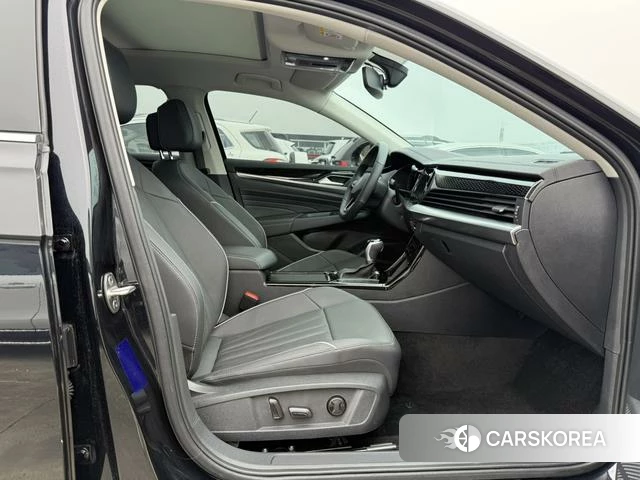 Volkswagen Passat 2024 Черный из Китая, фото 6