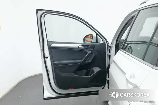 Volkswagen Tiguan L 2020 Белый из Китая, фото 6