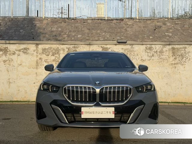BMW 5 series 2024 Темно-серый из Китая, фото 6