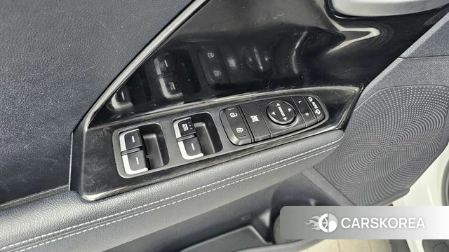 Kia Niro 2018 Белый из Кореи, фото 6