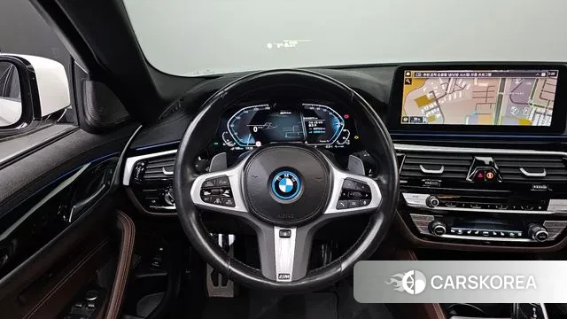 BMW 5 Series (G30) 2023 Белый из Кореи, фото 6