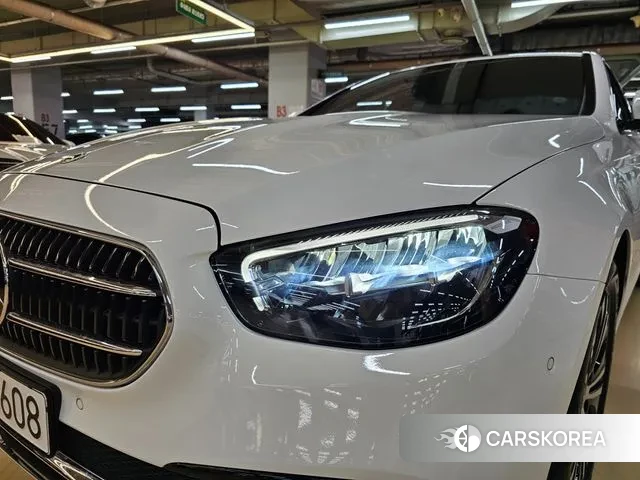 Mercedes-Benz E-Class W213 2022 Белый из Кореи, фото 6