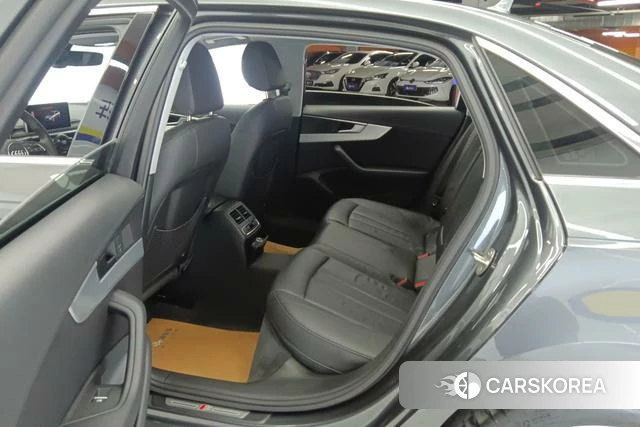 Audi A4L 2020 Темно-серый из Китая, фото 6