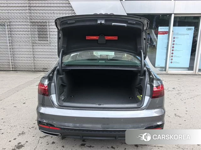 Audi A4L 2025 Темно-серый из Китая, фото 6