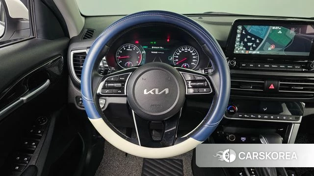 Kia Seltos 2022 Белый из Кореи, фото 6
