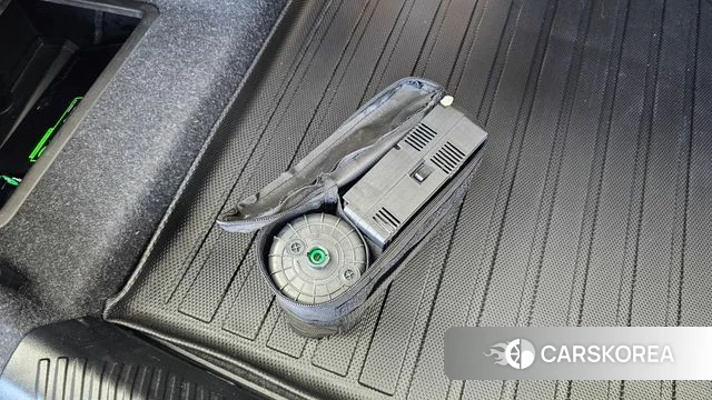 BMW 5 Series (G60) 2024 Цвет галактики из Кореи, фото 6