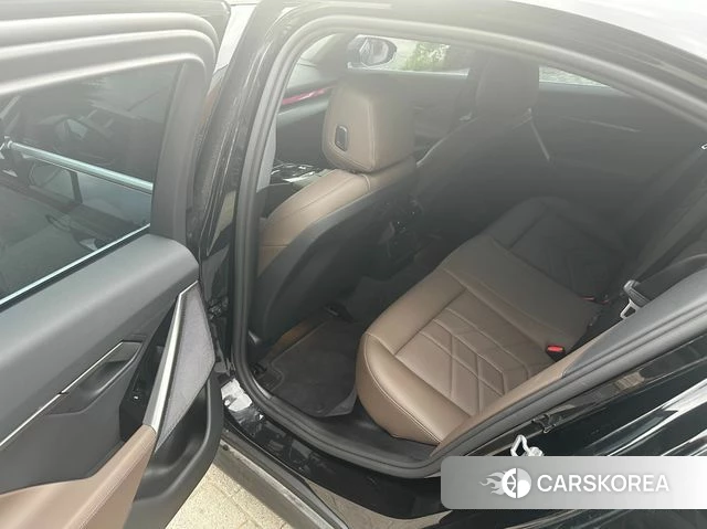 BMW 5 Series (G60) 2025 Черный из Кореи, фото 6