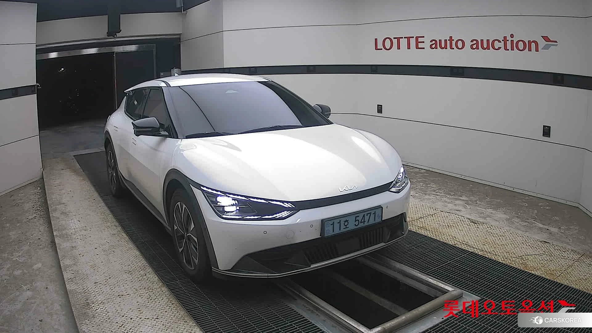 Kia EV6 2022 Snow White Pearl из Кореи, фото 6