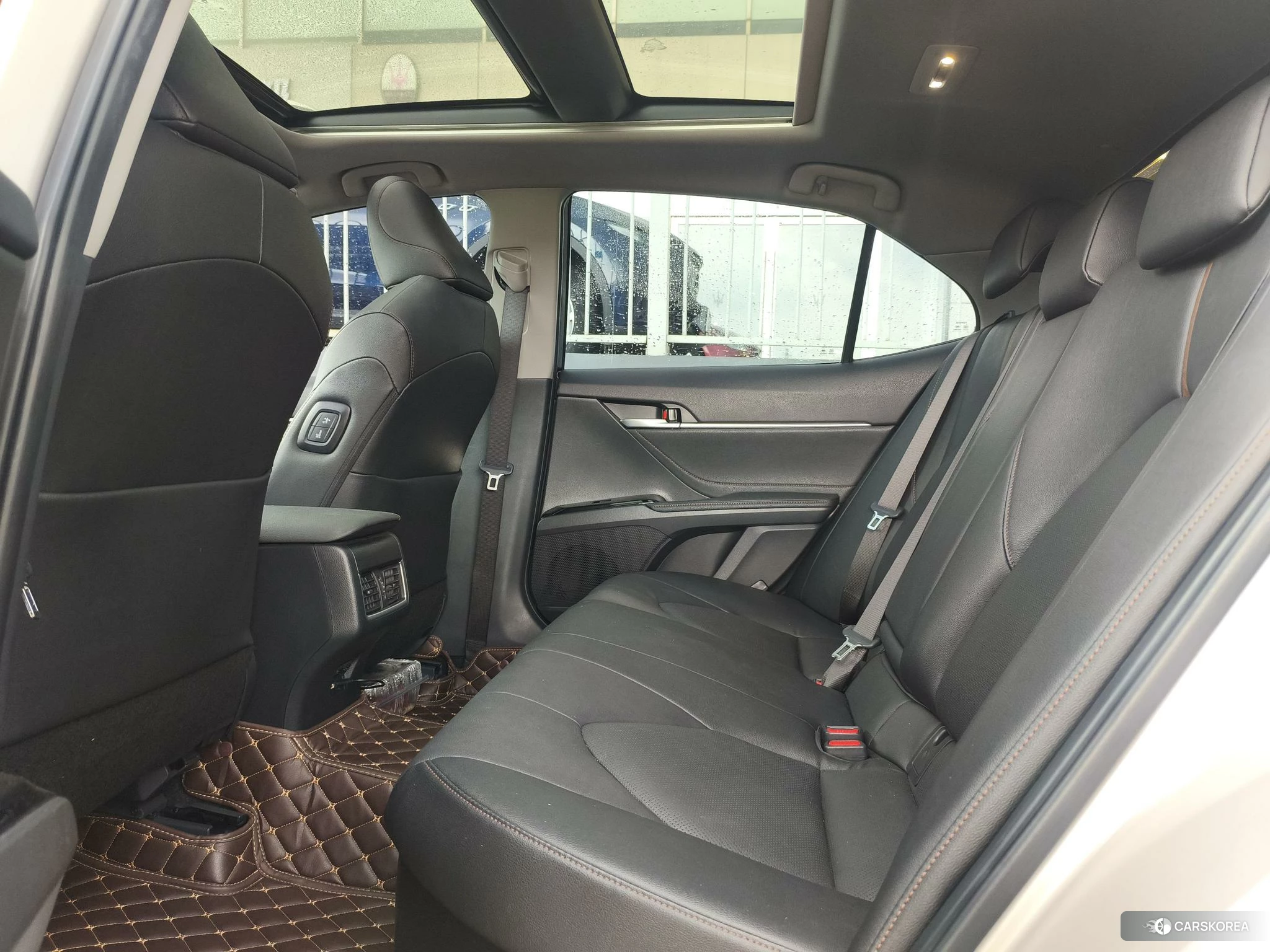 Toyota Camry 2021 Серебристо-серый из Китая, фото 6