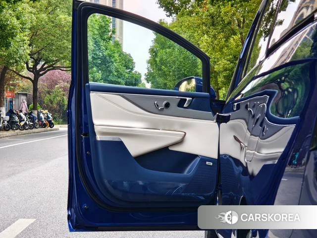 Buick GL8 PHEV 2025 Синий из Китая, фото 6