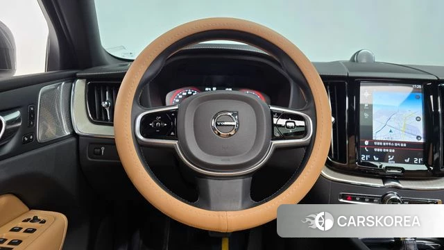 Volvo XC60 second Generation 2020 Белый из Кореи, фото 6