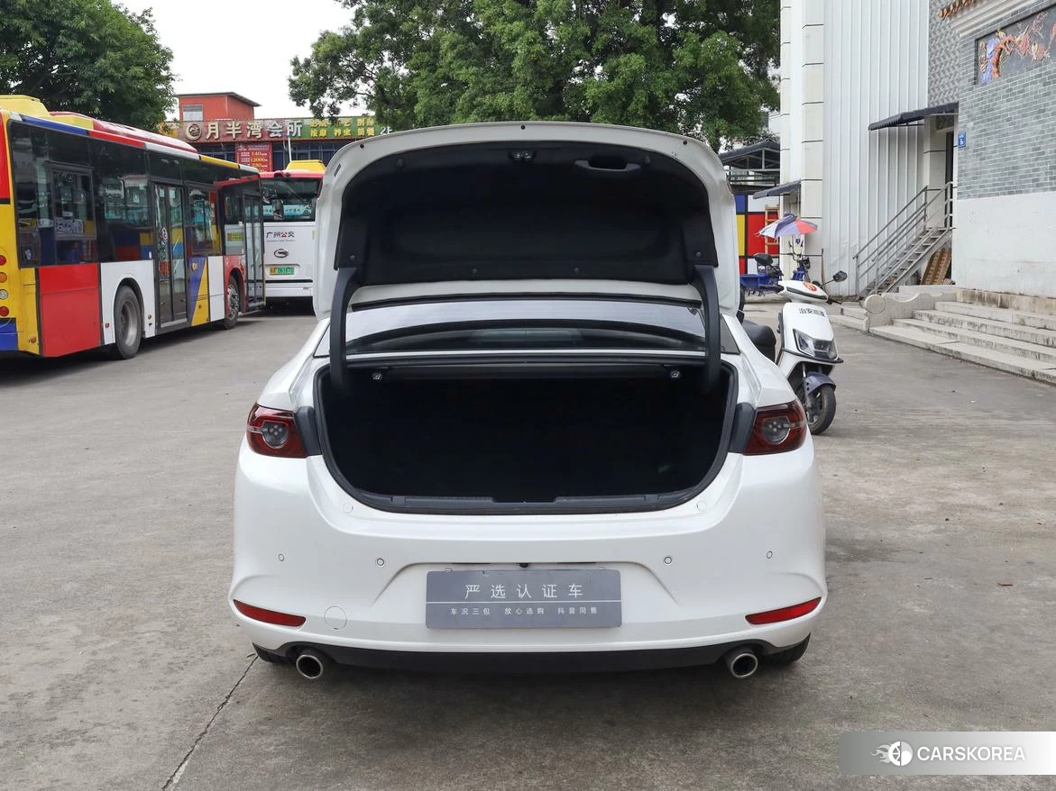 Mazda 3 2022 Белый из Китая, фото 6