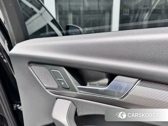 Audi Q5L 2022 Черный из Китая, фото 6
