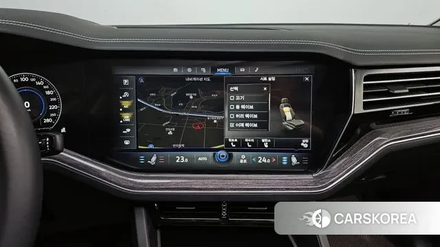 Volkswagen Touareg 3rd generation 2023 Белый из Кореи, фото 6