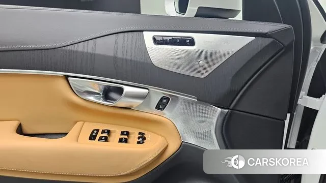 Volvo XC90 second Generation 2025 Белый из Кореи, фото 6