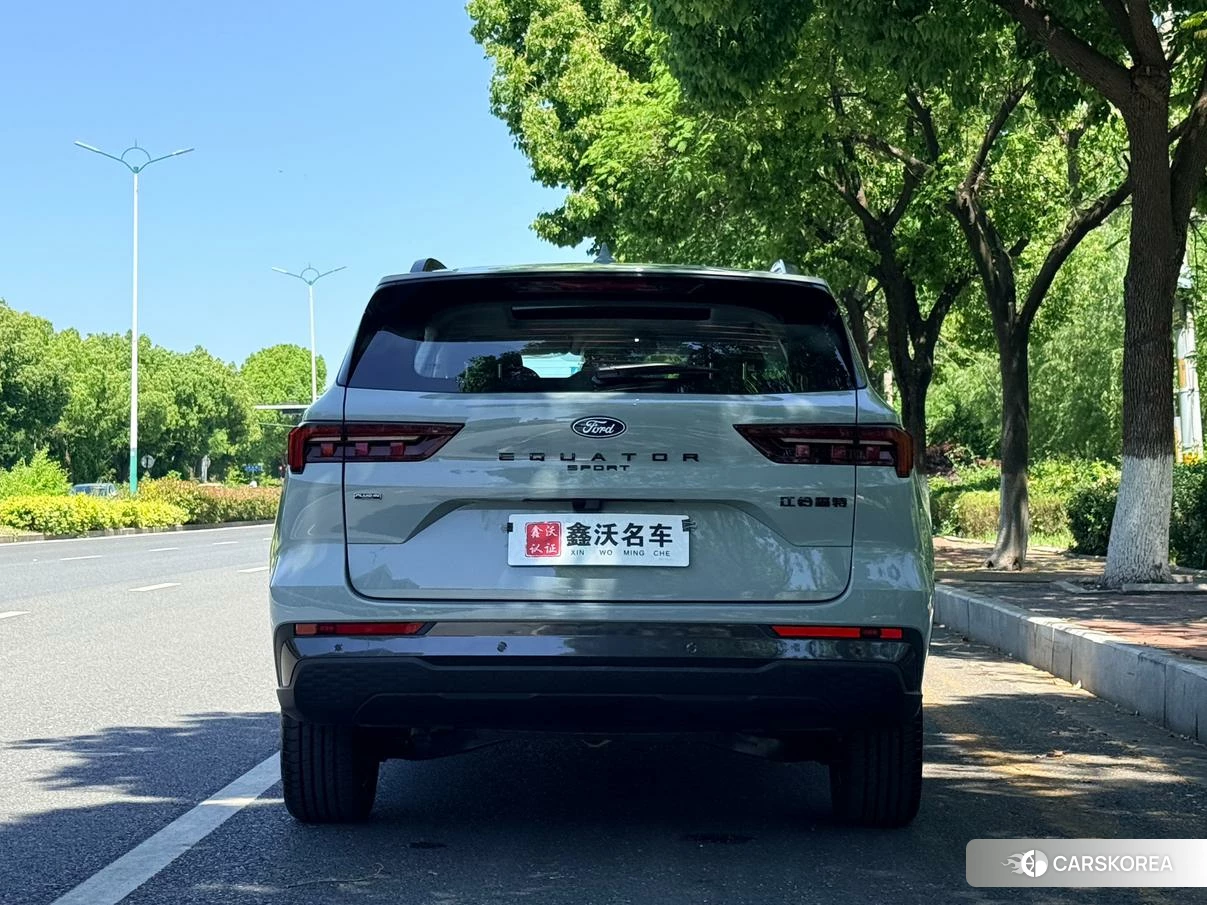 Ford Lingrui PHEV 2024 Серебристо-серый из Китая, фото 6