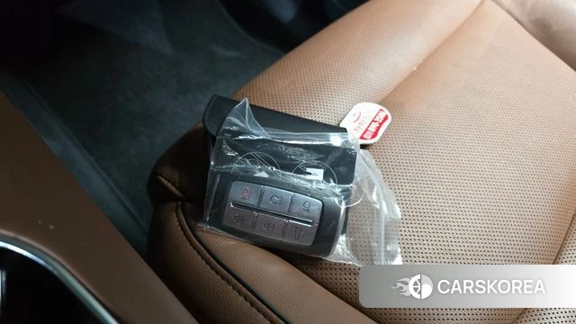 Genesis GV70 2021 Черный из Кореи, фото 6
