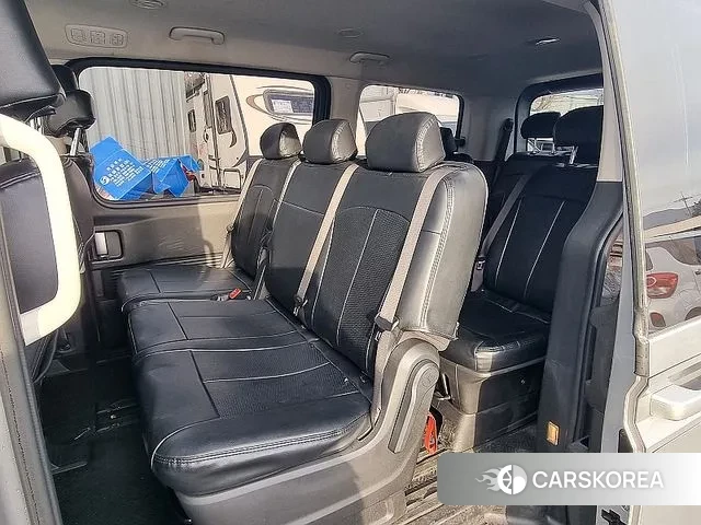 Hyundai Staria 2021 Серебряный из Кореи, фото 6