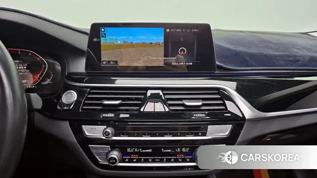 BMW 5 Series (G30) 2020 Белый из Кореи, фото 6