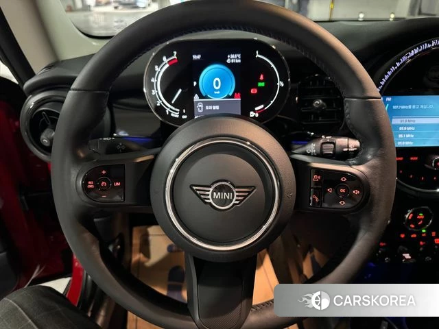 Mini Cooper 2023 Красный из Кореи, фото 6