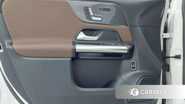 Mercedes-Benz GLA - Class H247 2023 Белый из Кореи, фото 6