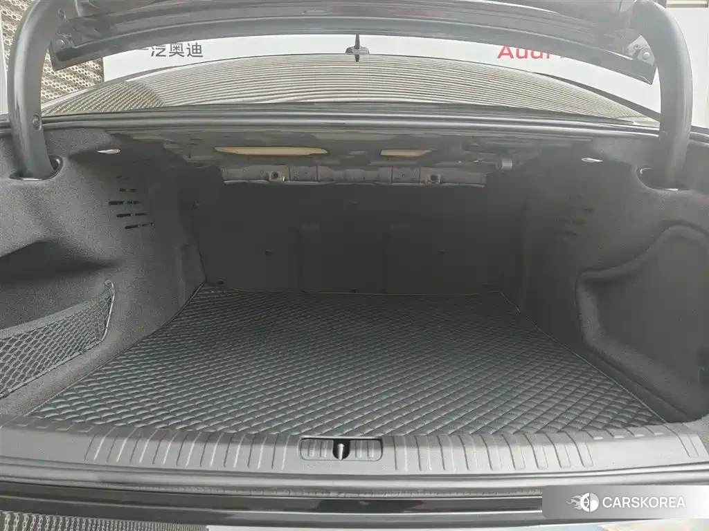 Audi A6L 2023 Черный из Китая, фото 6