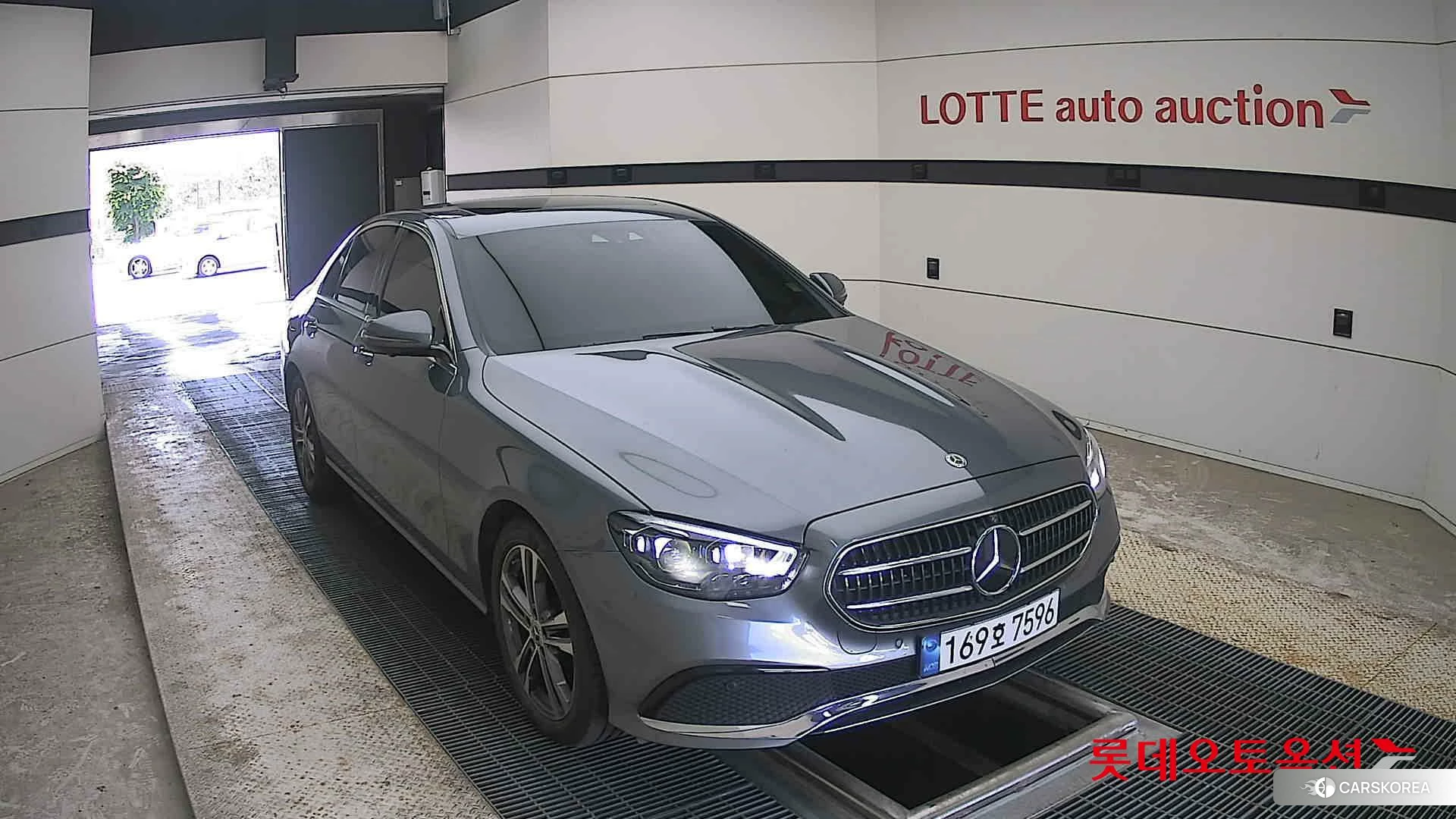Mercedes-Benz Mercedes-Benz E350 4MATIC 2022 992-SELENITE GREY (BENZ) из Кореи, фото 6