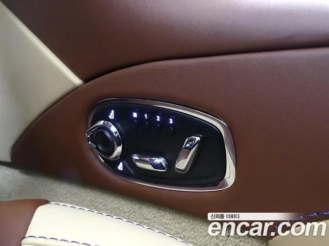 Aston Martin DB11 2018 Песочный из Кореи, фото 6