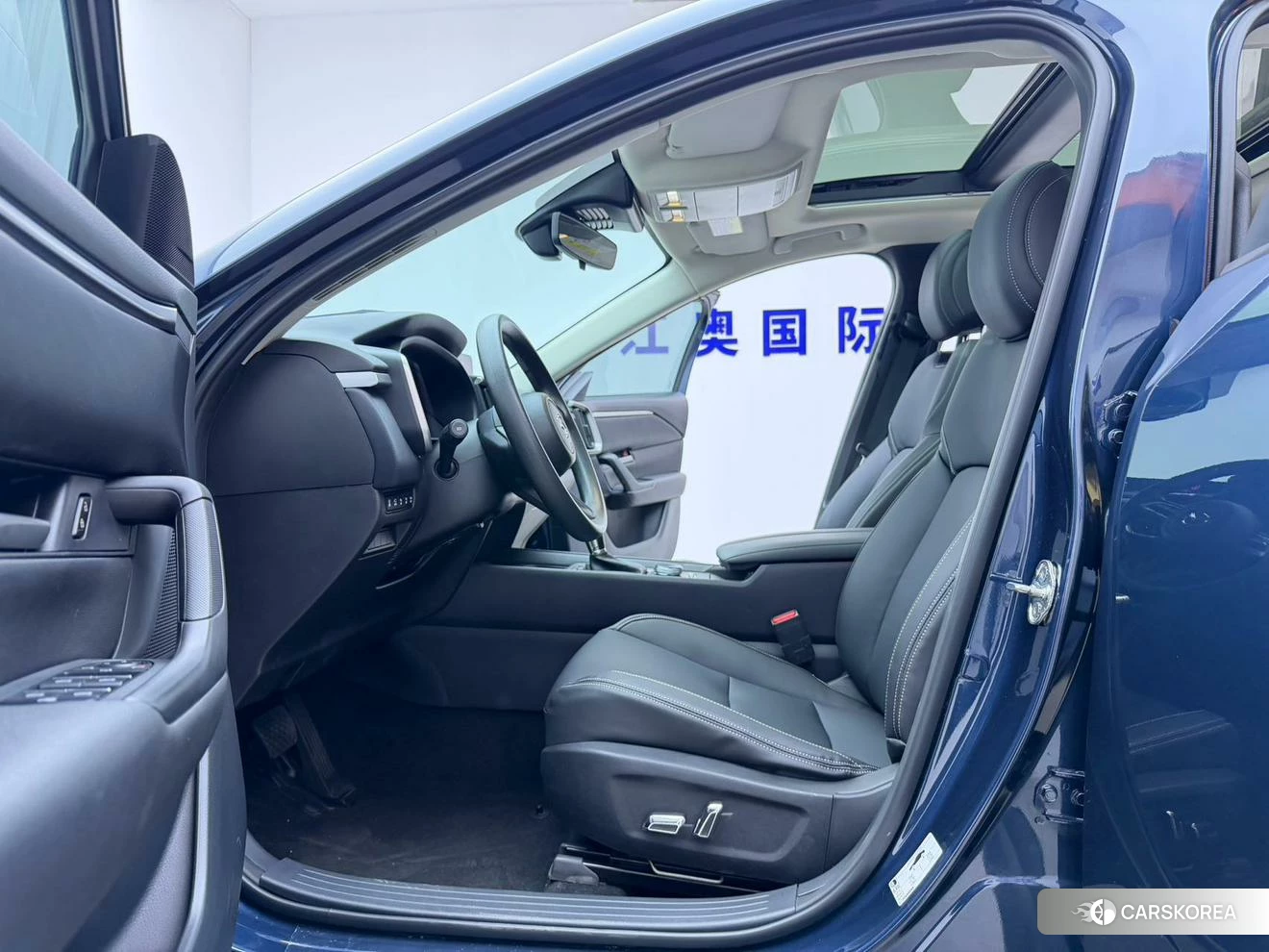 Mazda CX-50 line also 2023 Синий из Китая, фото 6