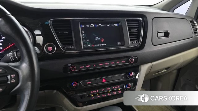 Kia The New Carnival 2018 Серебряный из Кореи, фото 6