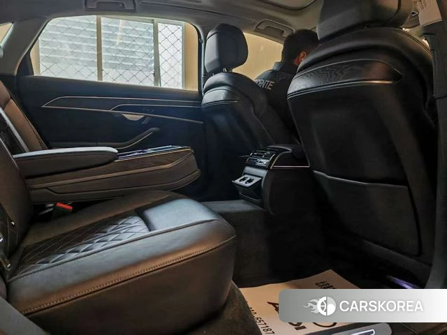 Audi A8 2023 Черный из Китая, фото 6