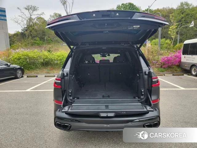 BMW X7 (G07) 2025 Черный из Кореи, фото 6