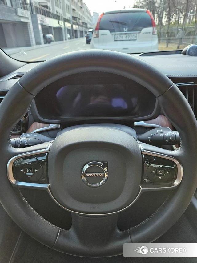 Volvo S60 3rd generation 2023 Белый из Кореи, фото 6