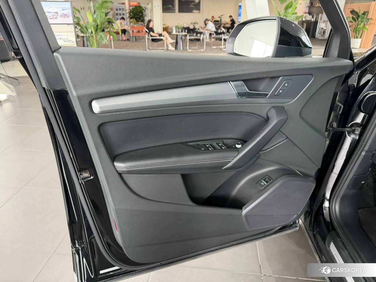 Audi Q5L 2021 Черный из Китая, фото 6